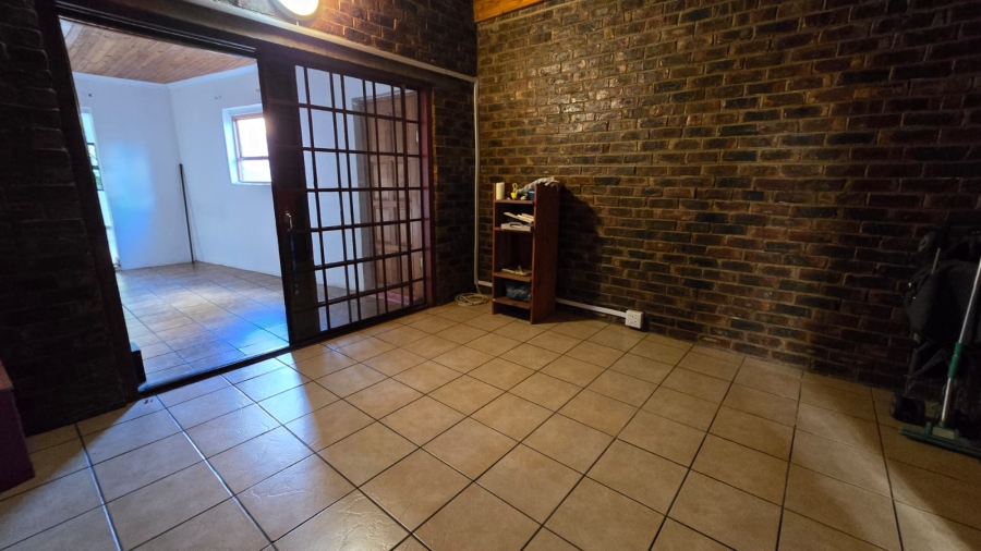 5 Bedroom Property for Sale in Navalsig Free State